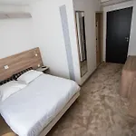 ホテル Les Voyageurs 3*