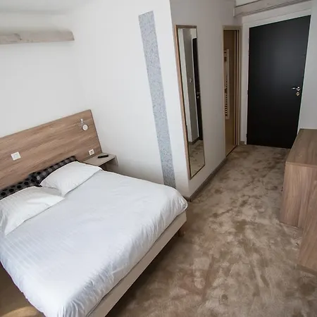 Hotel Les Voyageurs 3*