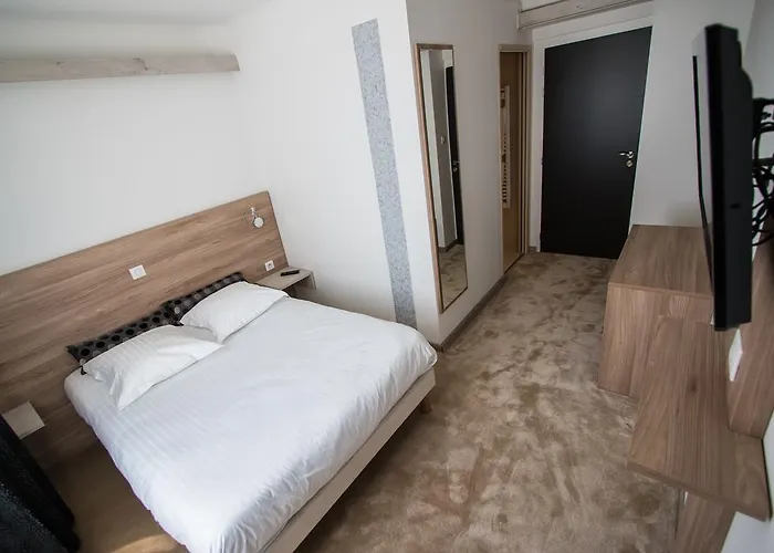 Hotel Les Voyageurs 3*