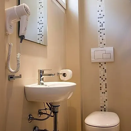 Hotel Les Voyageurs 3*