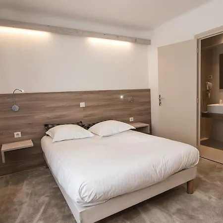 Hotel Les Voyageurs 3*
